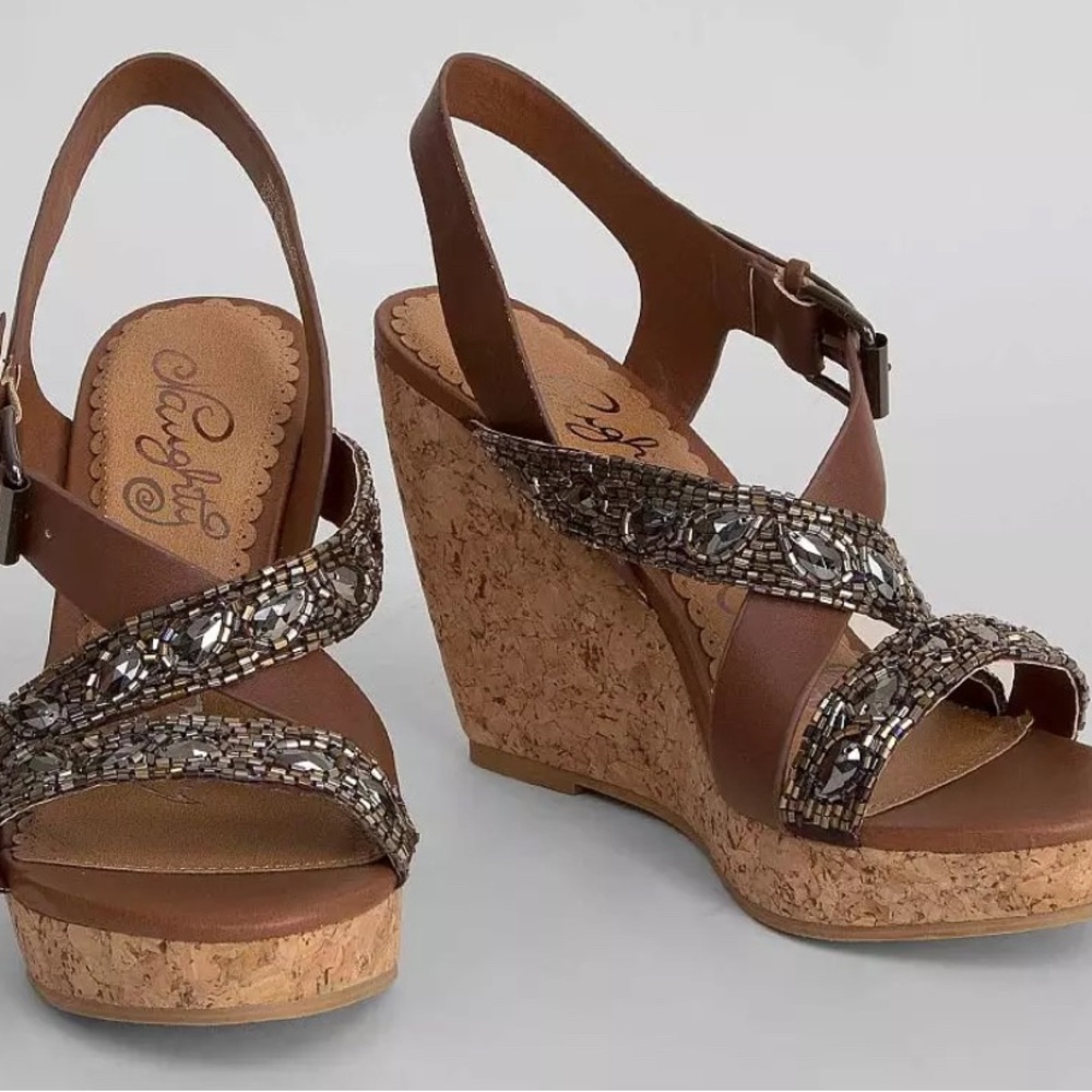 Super cute wedge strap sandal with beaded sparkle straps! Size 8